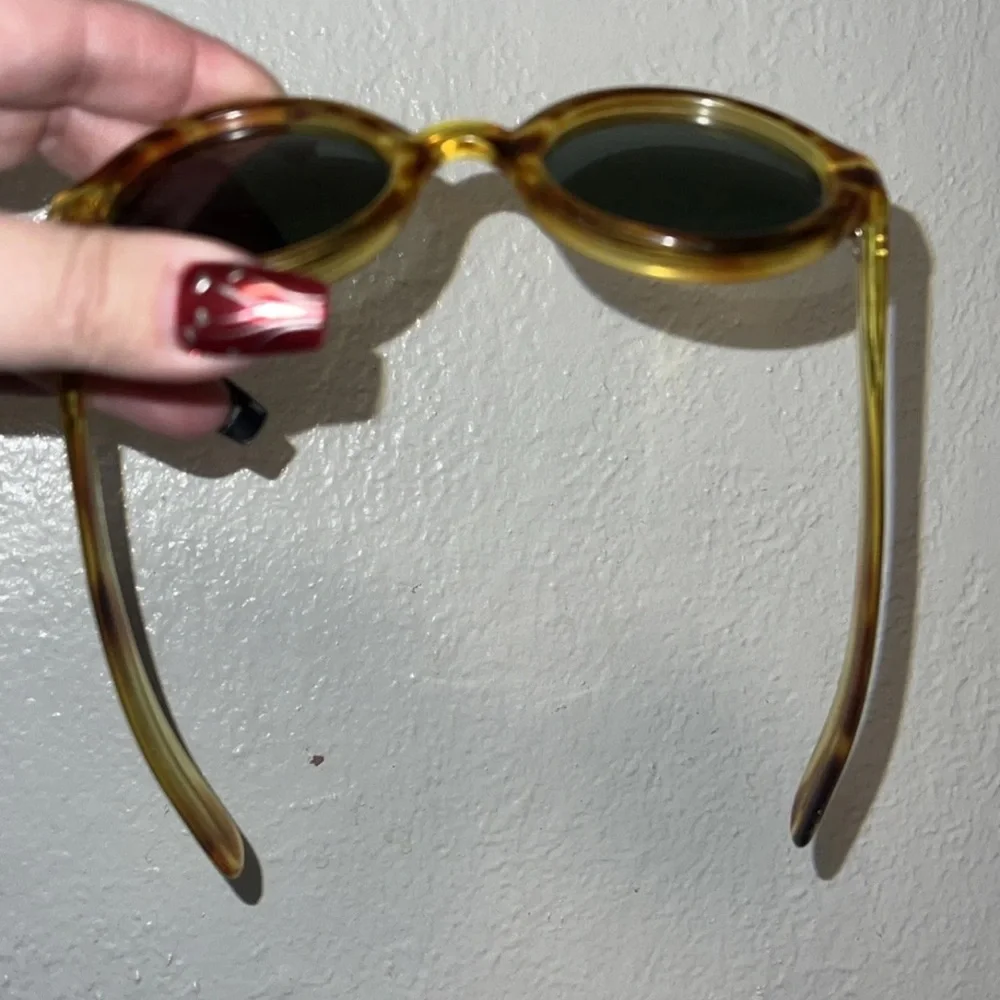 Vintage 1940s made in Italy tortoise shell round thick glasses Trendy Runway